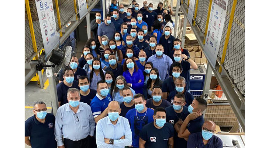 Funcionários juntos para a campanha do Novembro Azul